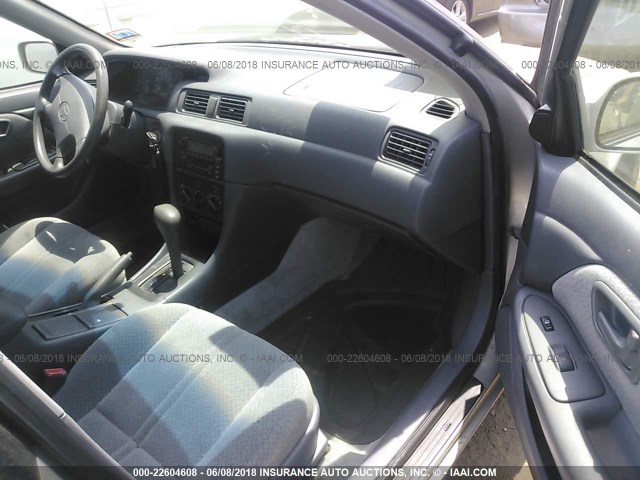4T1BG22K41U868720 - 2001 TOYOTA CAMRY CE/LE/XLE 银色 照片 5