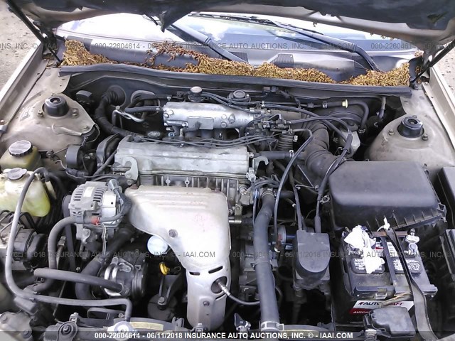 4T1BG22K4YU682332 - 2000 TOYOTA CAMRY CE/LE/XLE ოქროსფერი ფოტო 10