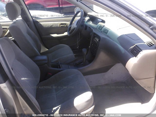 JT2BG22K7Y0530971 - 2000 TOYOTA CAMRY CE/LE/XLE TAN photo 5