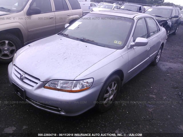 1HGCG56752A159475 - 2002 HONDA ACCORD SE SILVER photo 2