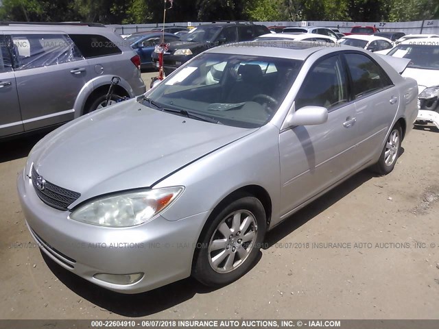 4T1BE30K14U280244 - 2004 TOYOTA CAMRY LE/XLE/SE ვერცხლისფერი ფოტო 2