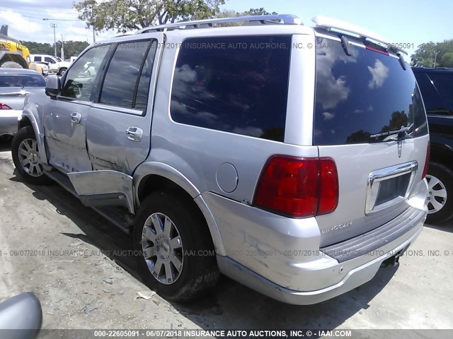 5LMFU28R53LJ44765 - 2003 LINCOLN NAVIGATOR SILVER photo 3