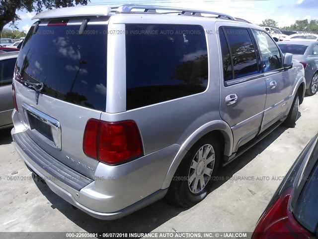 5LMFU28R53LJ44765 - 2003 LINCOLN NAVIGATOR SILVER photo 4
