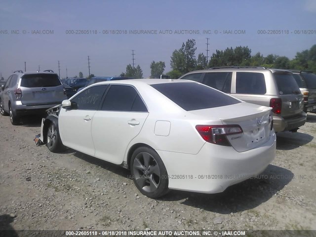 4T1BF1FK4CU632966 - 2012 TOYOTA CAMRY SE/LE/XLE WHITE photo 3