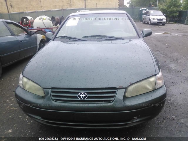 4T1BG22KXXU546933 - 1999 TOYOTA CAMRY CE/LE/XLE მწვანე ფოტო 6