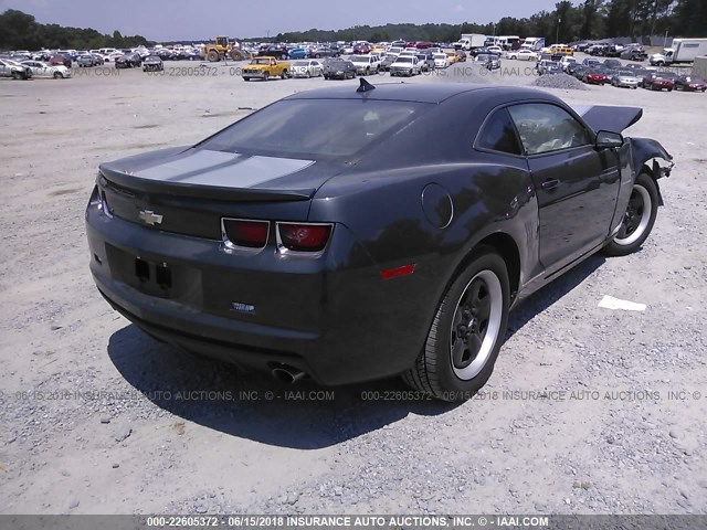 2G1FA1E38D9181644 - 2013 CHEVROLET CAMARO LS ნაცრისფერი ფოტო 4