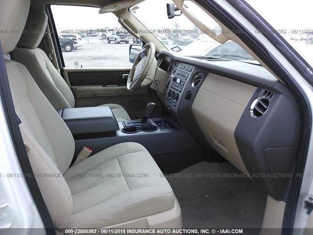1FMFU15569LA14422 - 2009 FORD EXPEDITION XLT 白色 照片 5
