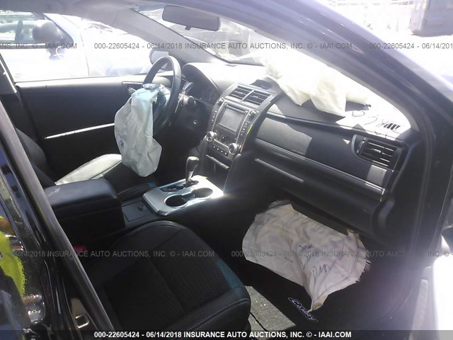 4T1BF1FK0DU647983 - 2013 TOYOTA CAMRY L/SE/LE/XLE 黑色 照片 5
