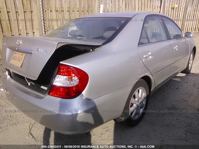 JTDBE30K930197512 - 2003 TOYOTA CAMRY LE/XLE SILVER photo 4