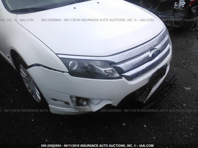 3FADP0L39AR121541 - 2010 FORD FUSION HYBRID WHITE photo 6