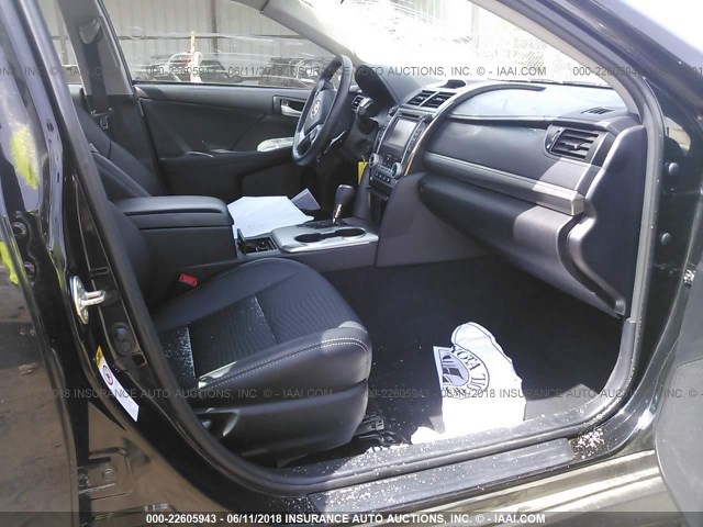 4T1BF1FK2EU459418 - 2014 TOYOTA CAMRY L/SE/LE/XLE 黑色 照片 5