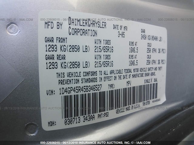 1D4GP45R45B346527 - 2005 DODGE CARAVAN SXT SILVER photo 9