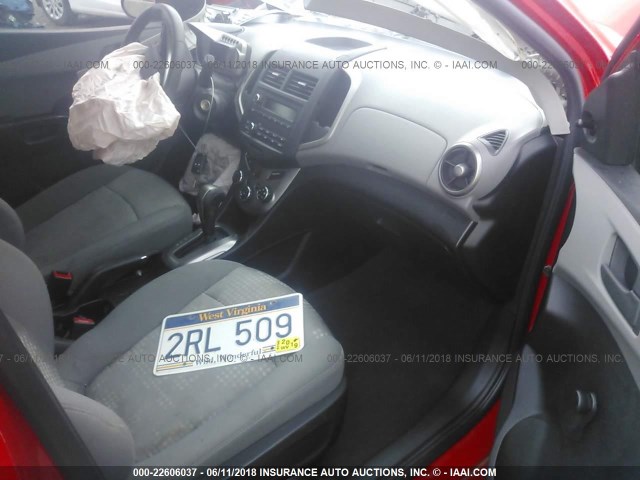 1G1JA6SH9F4128092 - 2015 CHEVROLET SONIC LS 红色 照片 5