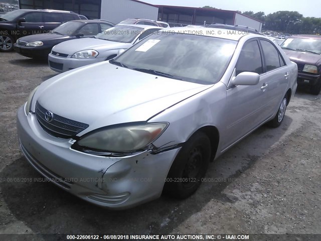 4T1BE32K53U677838 - 2003 TOYOTA CAMRY LE/XLE/SE SILVER photo 2