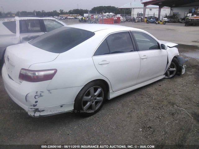 4T1BE46K37U555498 - 2007 TOYOTA CAMRY NEW GENERAT CE/LE/XLE/SE WHITE photo 4