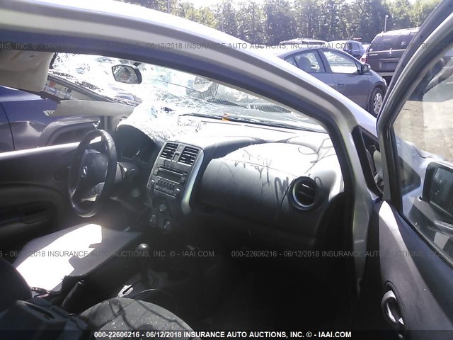 3N1CE2CP2EL406605 - 2014 NISSAN VERSA NOTE S/S PLUS/SV/SL GRAY photo 5