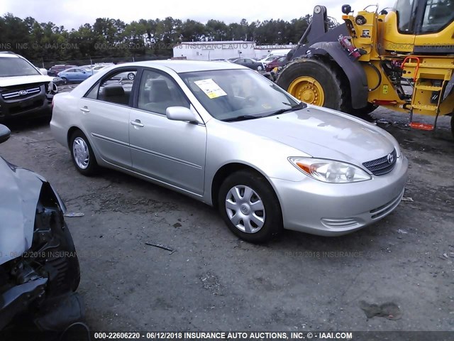 JTDBE32K530163015 - 2003 TOYOTA CAMRY LE/XLE SILVER photo 1