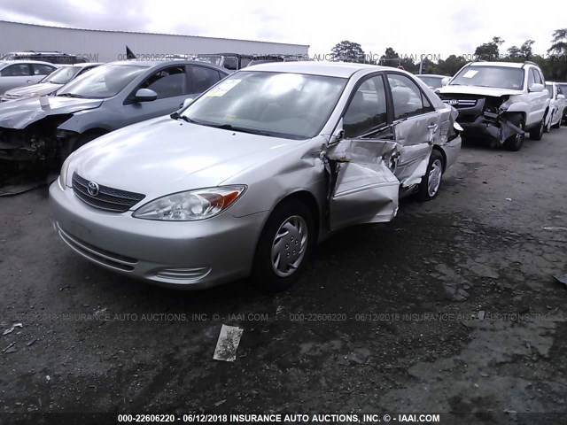 JTDBE32K530163015 - 2003 TOYOTA CAMRY LE/XLE SILVER photo 2