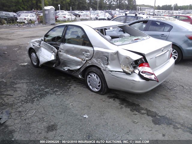 JTDBE32K530163015 - 2003 TOYOTA CAMRY LE/XLE SILVER photo 3