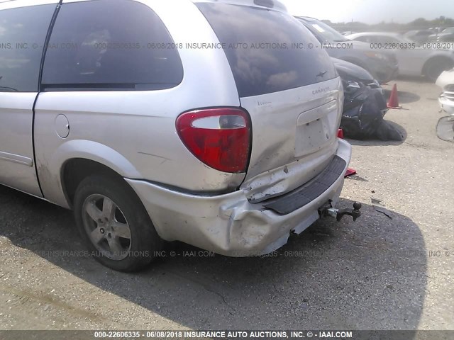 2D4GP44L45R142955 - 2005 DODGE GRAND CARAVAN SXT SILVER photo 6