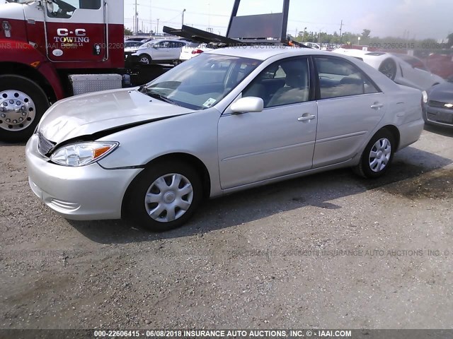 4T1BE32K33U124072 - 2003 TOYOTA CAMRY LE/XLE/SE Gümüş foto 2