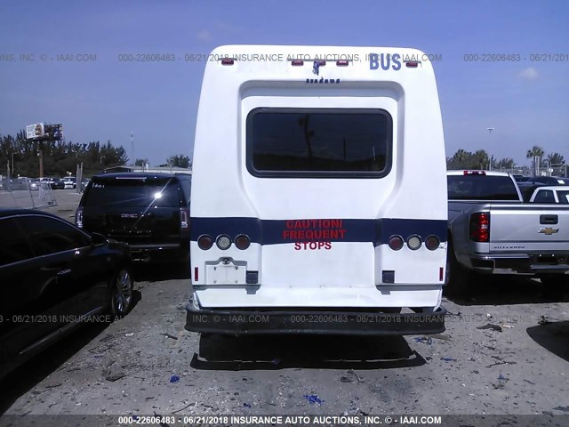 1GBJG31U651145729 - 2005 CHEVROLET EXPRESS G3500  WHITE photo 8