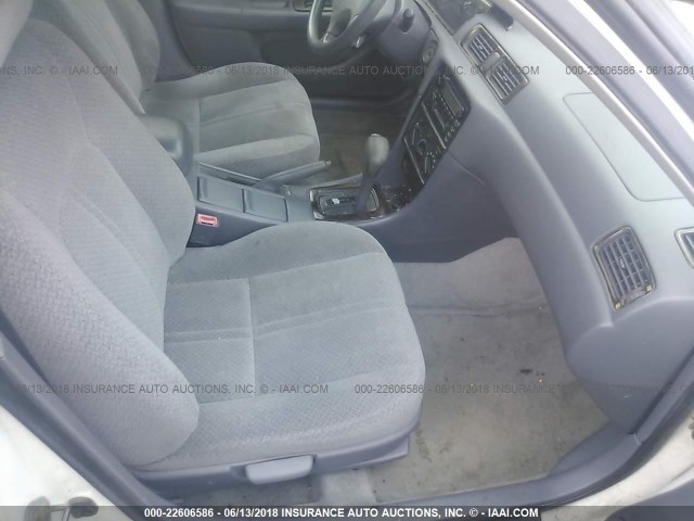 4T1BG22K41U856258 - 2001 TOYOTA CAMRY CE/LE/XLE 白色 照片 5
