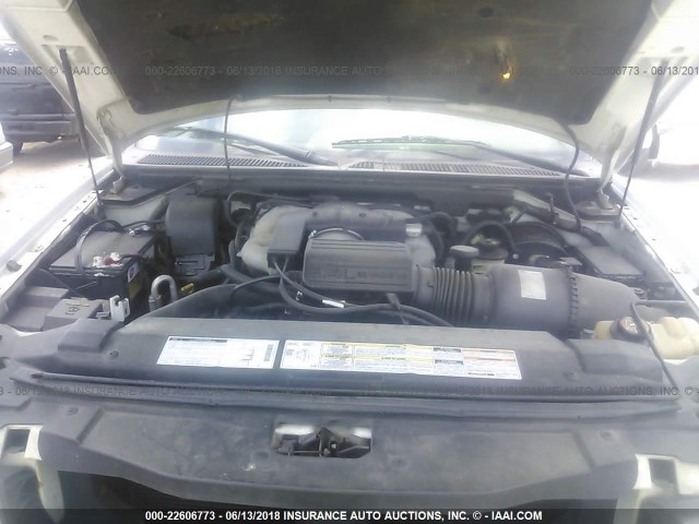 5LMPU28A7XLJ21394 - 1999 LINCOLN NAVIGATOR 白色 照片 10