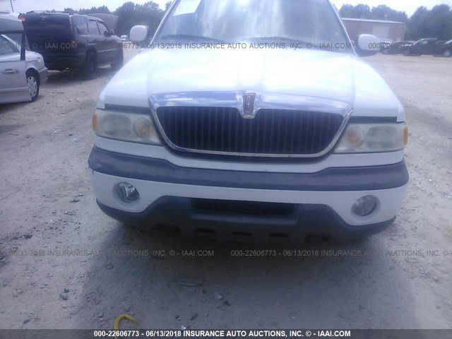5LMPU28A7XLJ21394 - 1999 LINCOLN NAVIGATOR 白色 照片 6