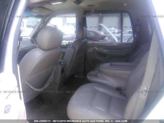 5LMPU28A7XLJ21394 - 1999 LINCOLN NAVIGATOR 白色 照片 8