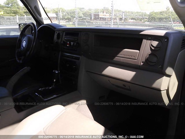 1J8HG48K26C209087 - 2006 JEEP COMMANDER GREEN photo 5