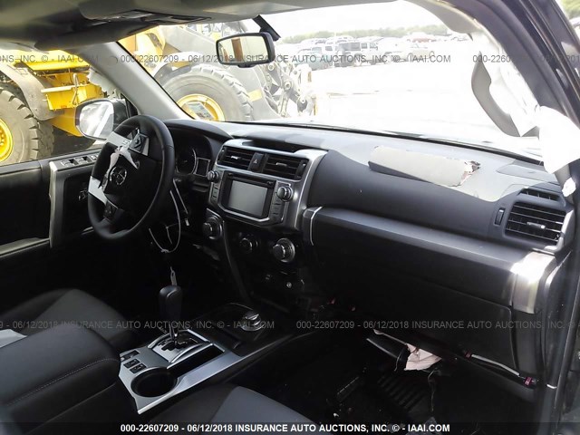 JTEBU5JR2J5540568 - 2018 TOYOTA 4RUNNER SR5 PREM/LTDL/TRAIL/TRD BLACK photo 5