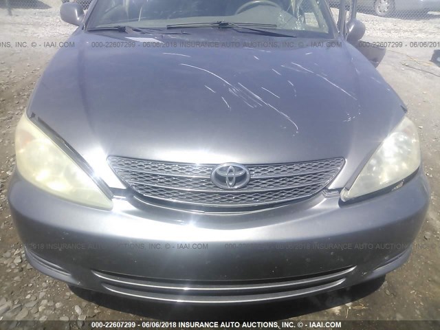 4T1BE32K34U856218 - 2004 TOYOTA CAMRY LE/XLE/SE ნაცრისფერი ფოტო 10