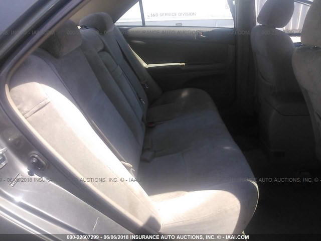 4T1BE32K34U856218 - 2004 TOYOTA CAMRY LE/XLE/SE ნაცრისფერი ფოტო 8