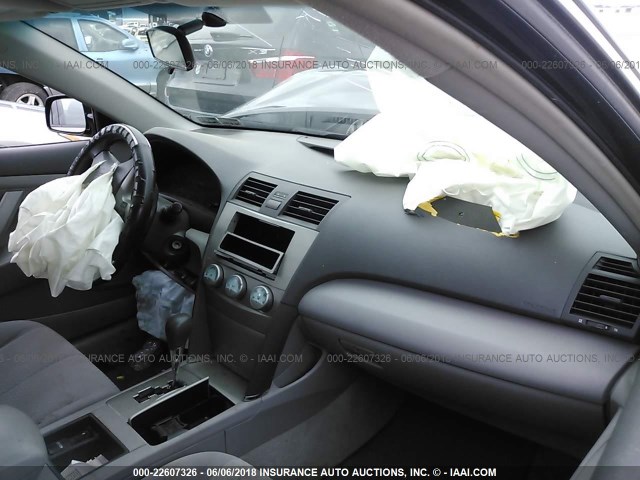 4T1BE46K39U326080 - 2009 TOYOTA CAMRY SE/LE/XLE BLACK photo 5