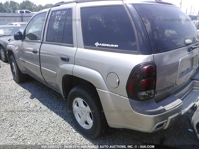 1GNDS13S022237603 - 2002 CHEVROLET TRAILBLAZER  GRAY photo 3