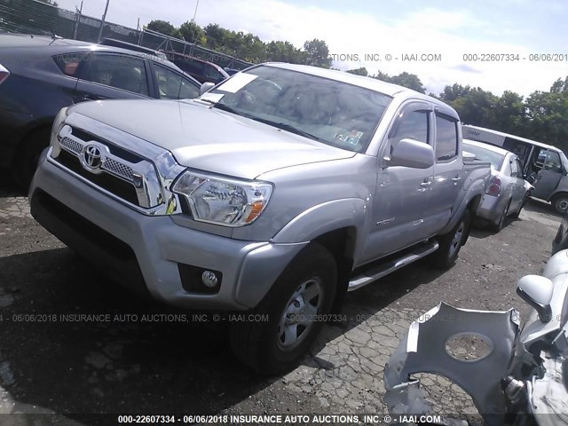 5TFJU4GN9FX070677 - 2015 TOYOTA TACOMA DOUBLE CAB PRERUNNER SILVER photo 2