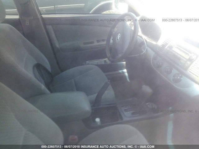 4T1BE32K34U303732 - 2004 TOYOTA CAMRY LE/XLE/SE 白色 照片 5