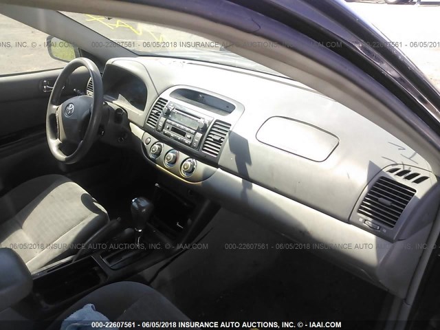 4T1BE30K55U590205 - 2005 TOYOTA CAMRY LE/XLE/SE 黑色 照片 5