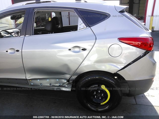 KM8JU3AC4DU753009 - 2013 HYUNDAI TUCSON GLS/LIMITED ვერცხლისფერი ფოტო 6