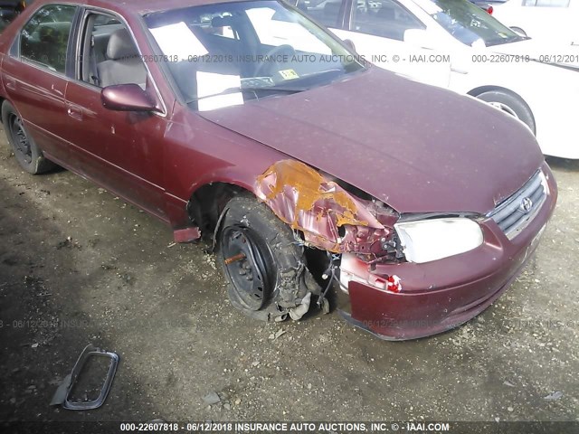 4T1BG22K61U823228 - 2001 TOYOTA CAMRY CE/LE/XLE 勃艮第红 照片 6