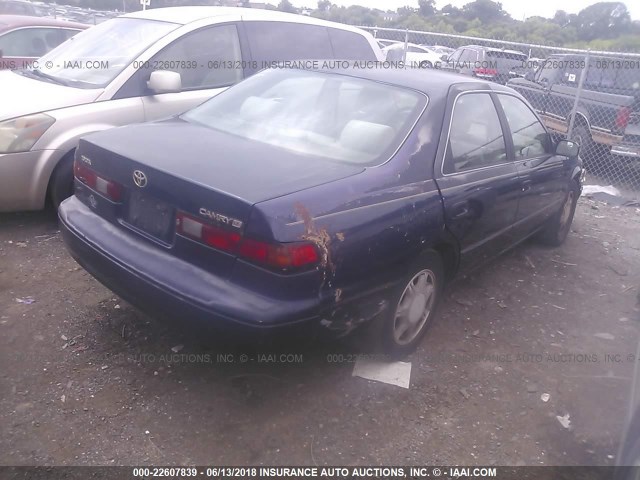 4T1BG22K0XU879948 - 1999 TOYOTA CAMRY CE/LE/XLE Navy photo 4
