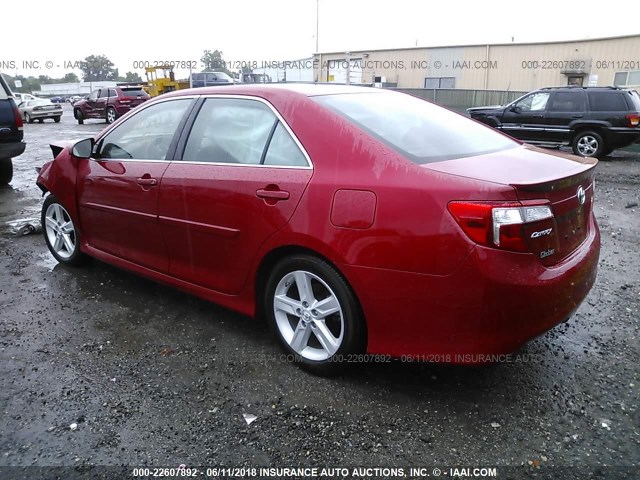 4T1BF1FK9EU783966 - 2014 TOYOTA CAMRY L/SE/LE/XLE Qırmızı foto 3