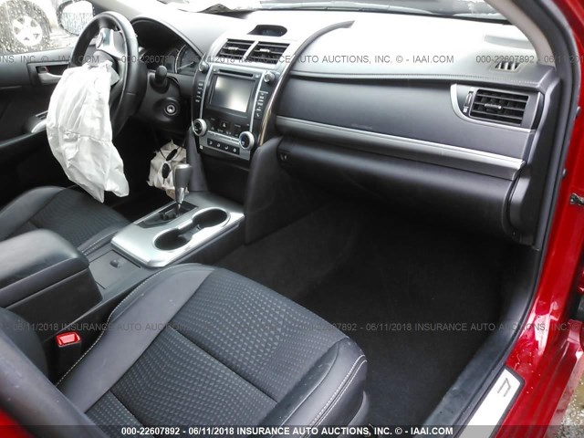 4T1BF1FK9EU783966 - 2014 TOYOTA CAMRY L/SE/LE/XLE Qırmızı foto 5