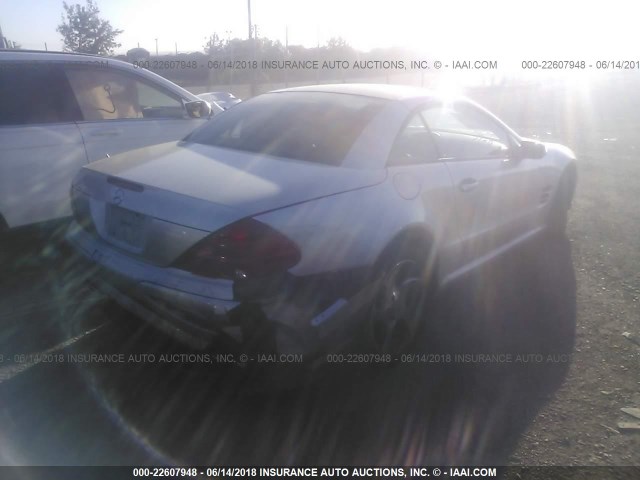 WDBSK75FX4F067019 - 2004 MERCEDES-BENZ SL 500 SILVER photo 4