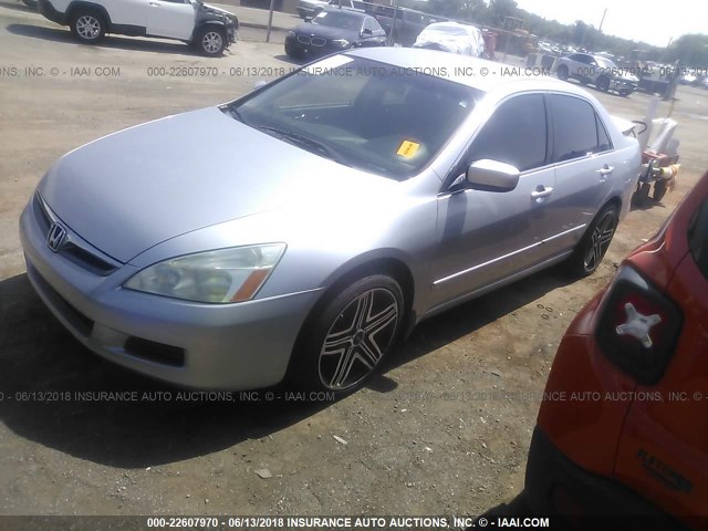 1HGCM56337A117965 - 2007 HONDA ACCORD SE SILVER photo 2