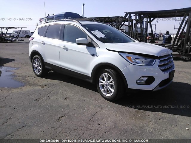 1FMCU0GD0JUB29047 - 2018 FORD ESCAPE SE WHITE photo 1