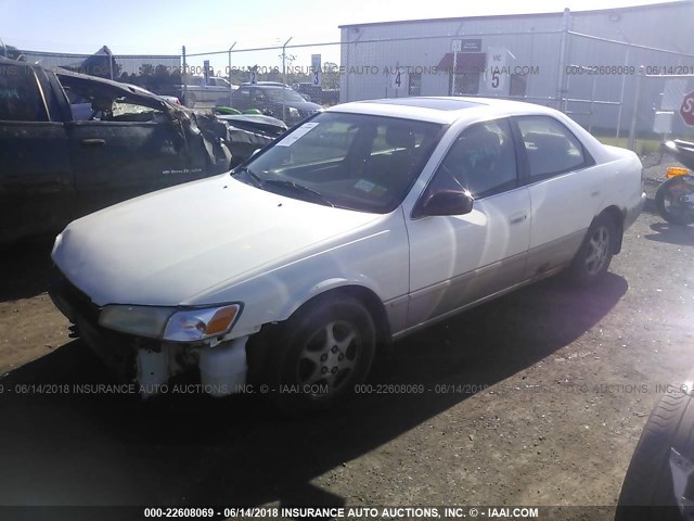JT2BG22K5X0336132 - 1999 TOYOTA CAMRY LE/XLE Weiß Foto 2