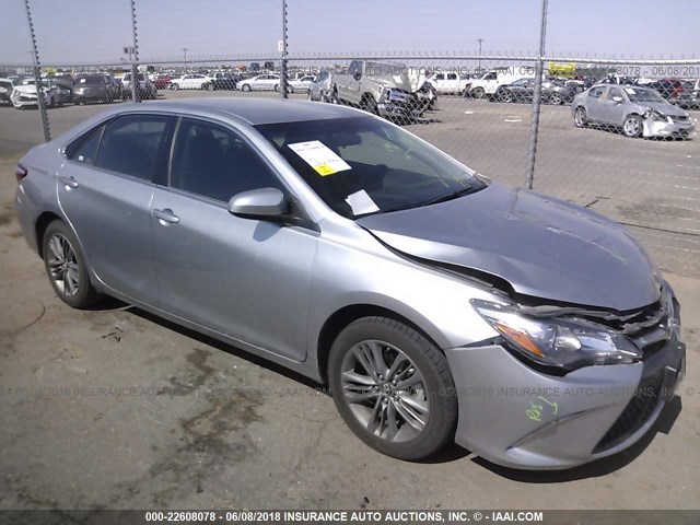 4T1BF1FK1HU740789 - 2017 TOYOTA CAMRY LE/XLE/SE/XSE SILVER photo 1