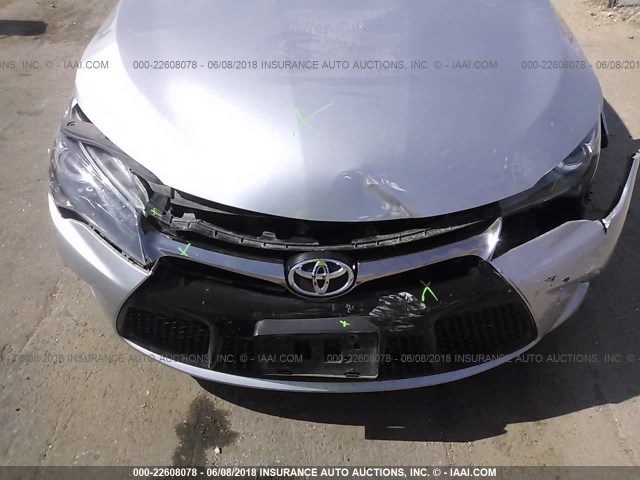 4T1BF1FK1HU740789 - 2017 TOYOTA CAMRY LE/XLE/SE/XSE SILVER photo 6